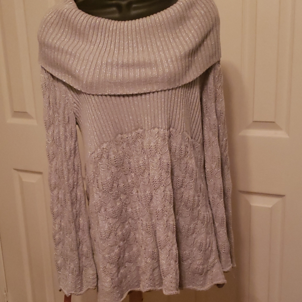 3/$15 Valerie Stevens grey  sweater large